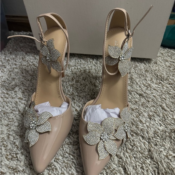 Brand New never worn Azalea Wang Nude heels, with crystal flowers! - Picture 10 of 12